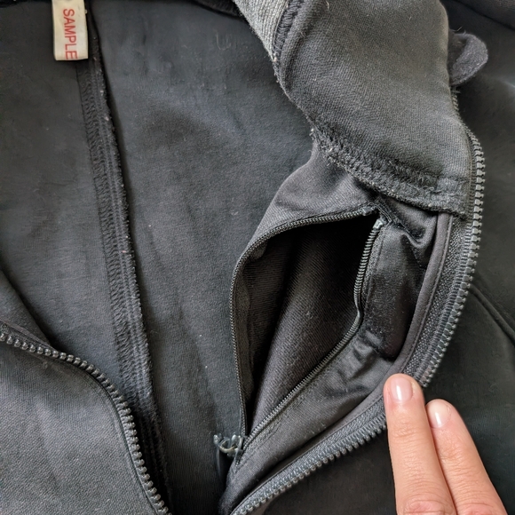 Kit And Ace Sample Half Zip - Picture 3 of 7